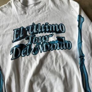 Bad Bunny Merch El Ultimo Tour Del Mundo Crewneck Sweatshirt Size LARGE WHITE
